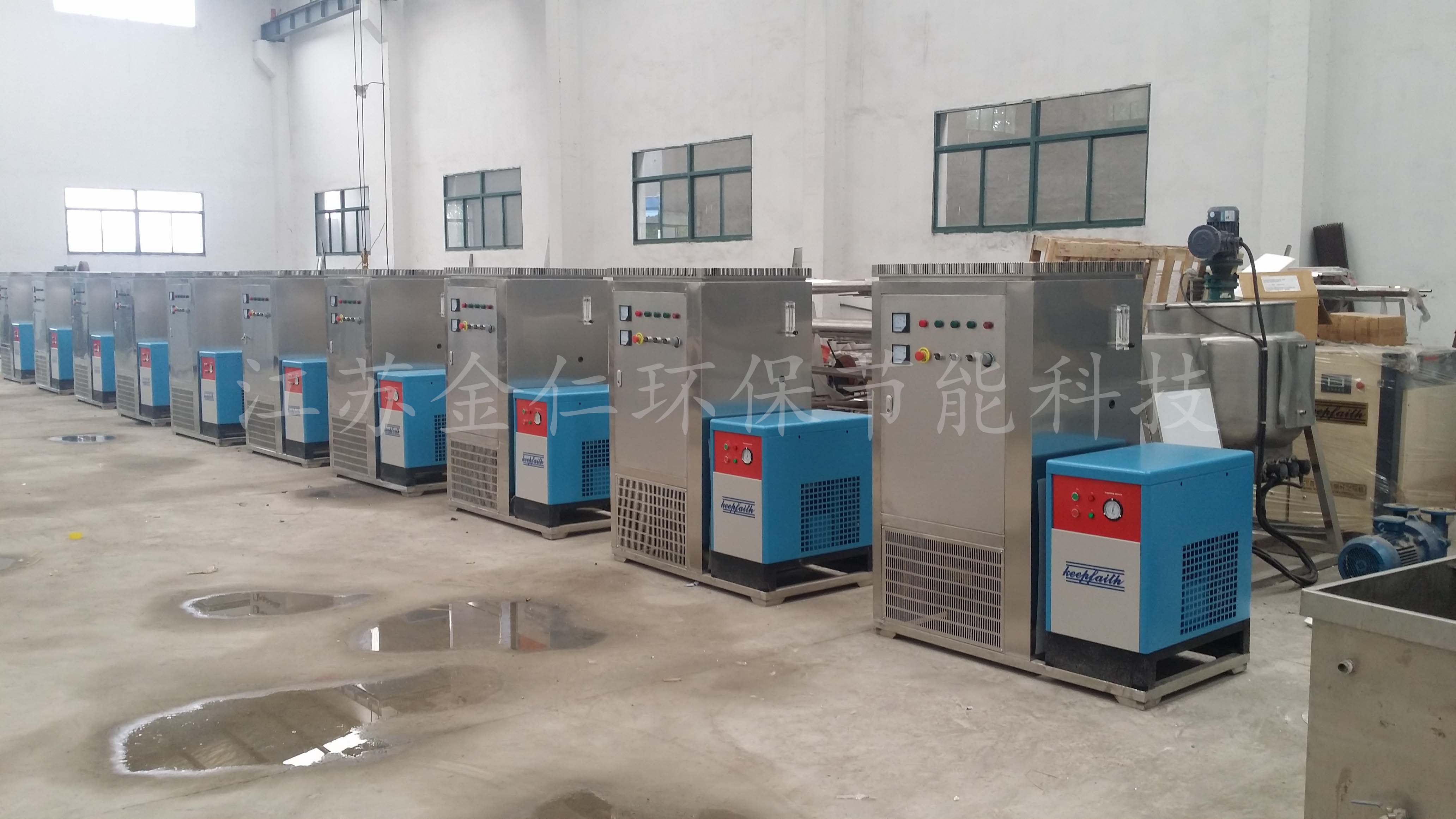 泳池水麻豆传媒AV三级片